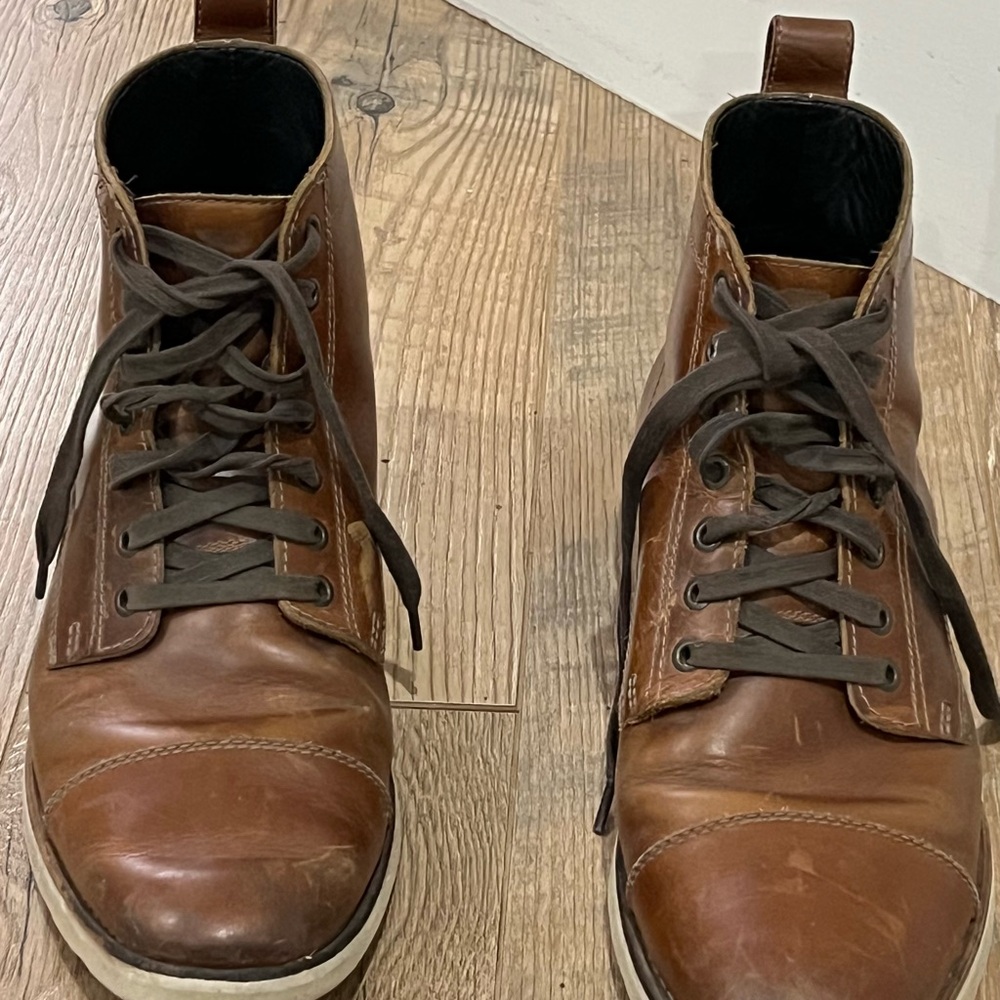 Men's Classic Brown Leather Lace-Up Boots